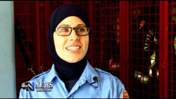 В США  появился первый пожарный в хиджабе