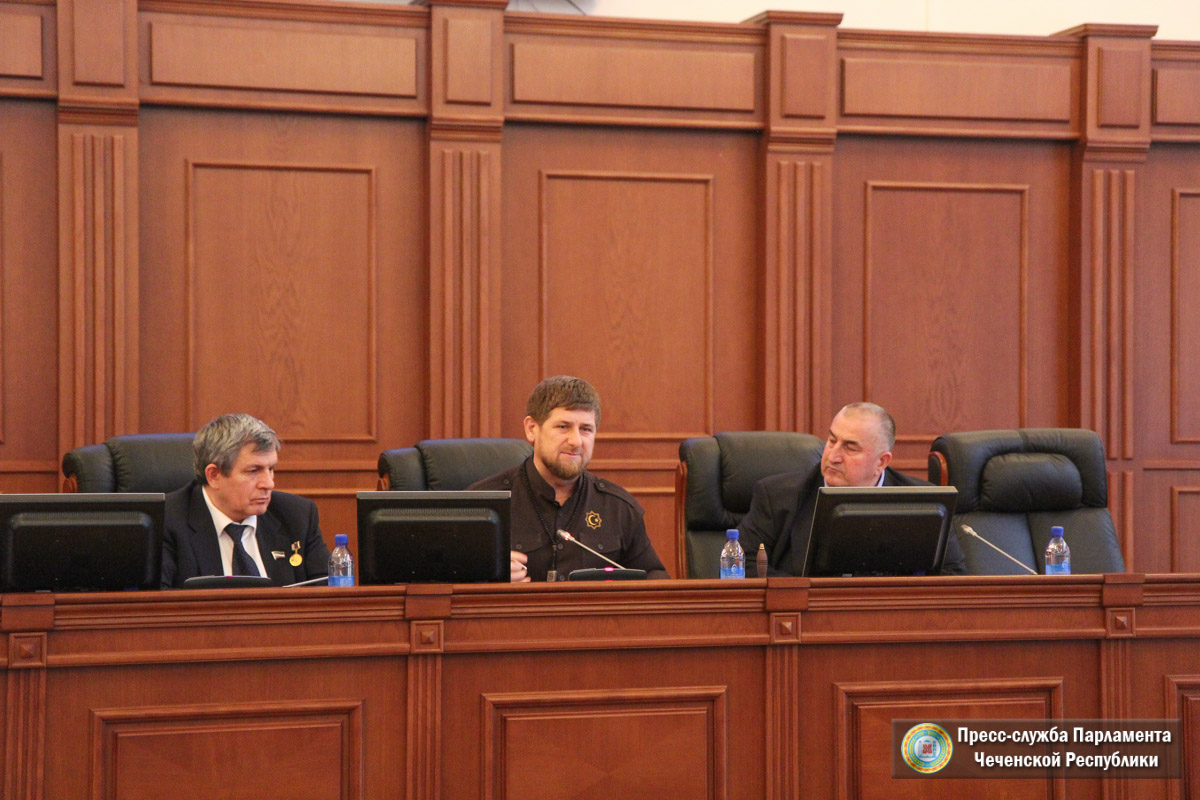 Глава ЧР Р.А. Кадыров посетил Парламент Чеченской Республики