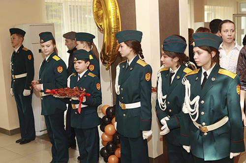 Сергей Меликов вручил юбилейные медали  ветеранам ВОВ