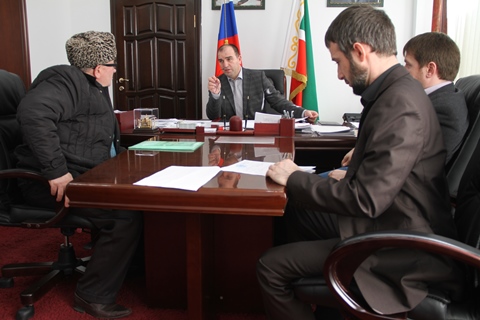 Министр имущественных и земельных отношений чеченской республики. Министр мизо чр. Бухадиев мамед. Министр имущественных и земельных отношений чеченской республики. Мизо чеченской республики.