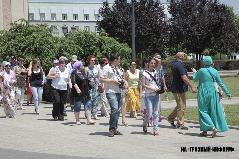 Фото туристов в грозном