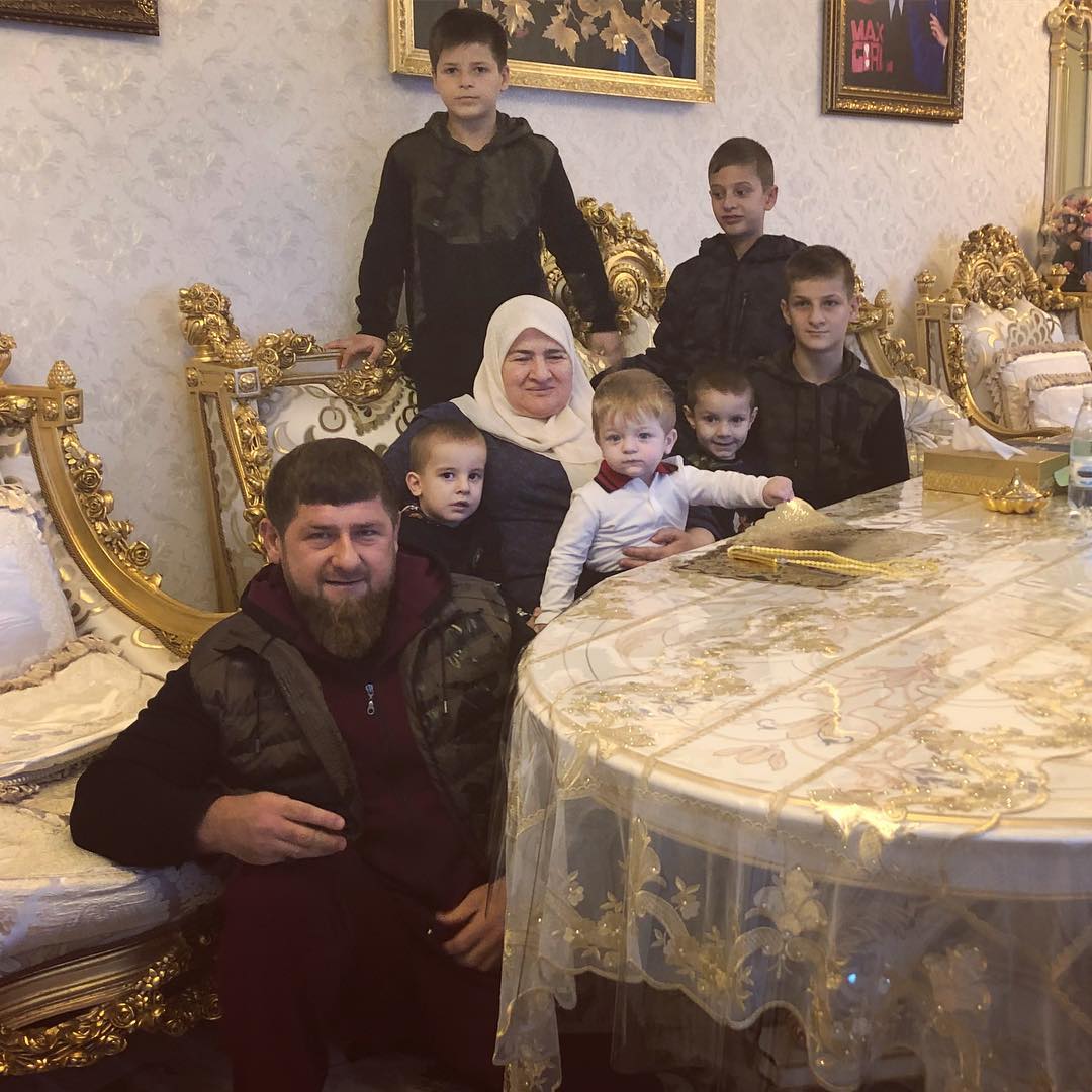 Р. Кадыров: Когда нам тепло в стенах родного дома, значит, в нем царит  великая благодать от Всевышнего Аллаха | Информационное агентство  