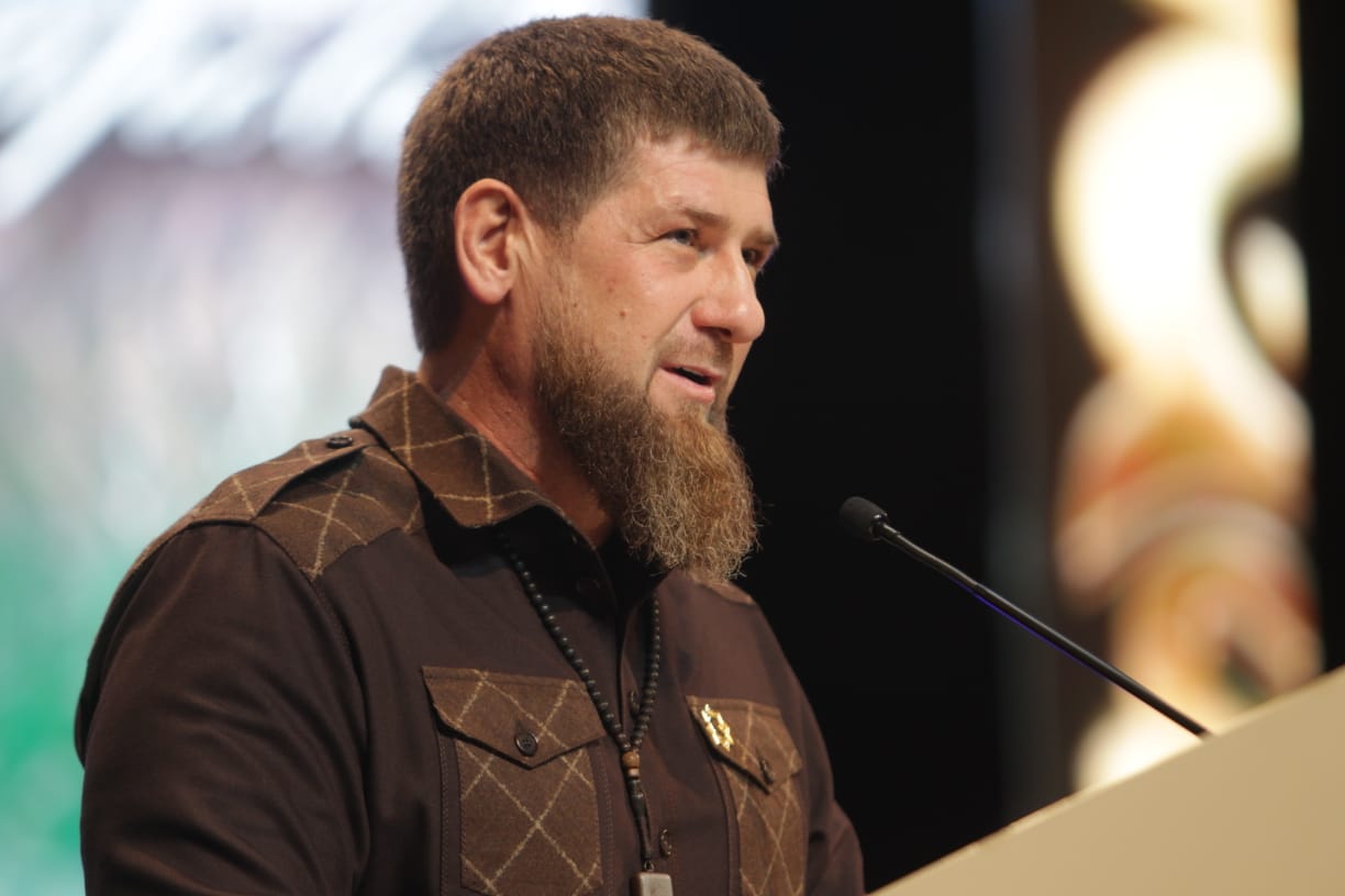 Чеченский м. Чеченский м. Чеченский м. Рамзан кадыров в военной форме. Халид кадыров.