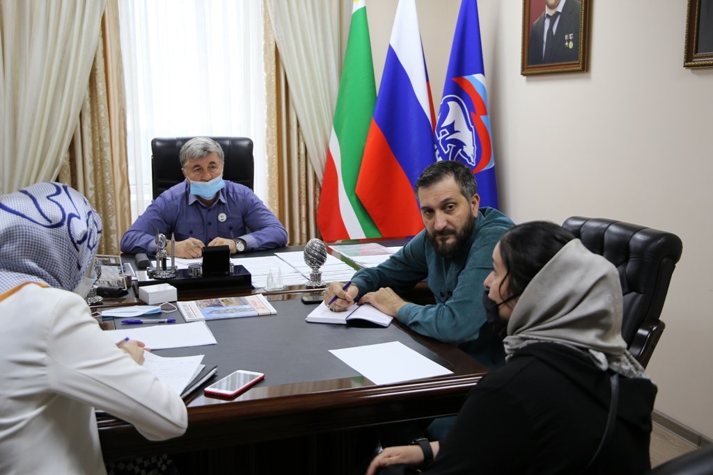 Роооо. Роооо. Пооооо. Роооо. Роооо оооолллллллллььььььььь.