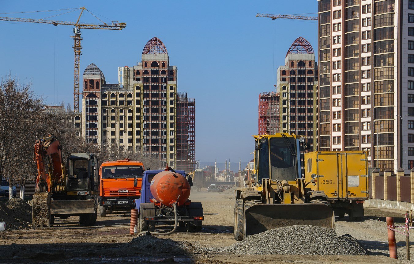 Грозный 2023. Грозный минутка 2022. Грозный проект нового города. Транспортная инфраструктура в Грозном. Строящиеся дома в Грозном 2022 году.