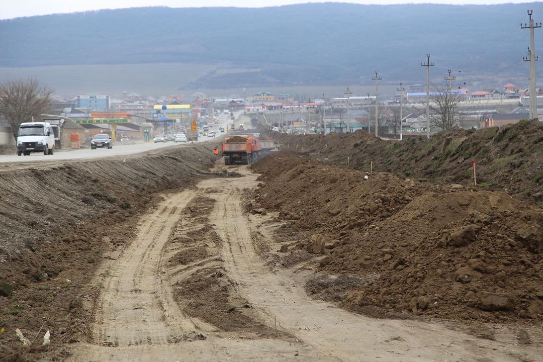 Ведено дорога. Дорога Грозный Ведено. Крым-Грозный автодорога. Трасса Грозный Ведено 9-тый километр.