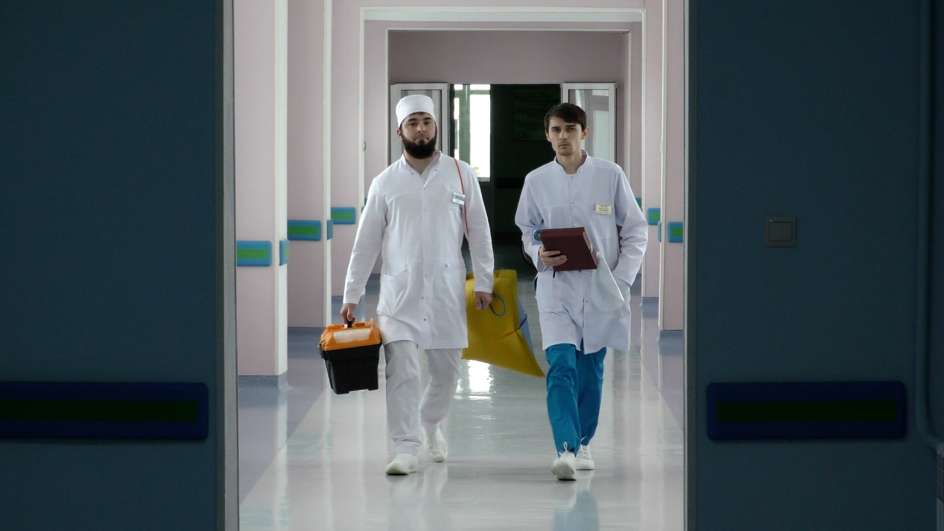 Доктора 2020. Врач рождественский. Доктора 2020. Наша доктор (2020) 5,5 украина. Хороший доктор рождество.