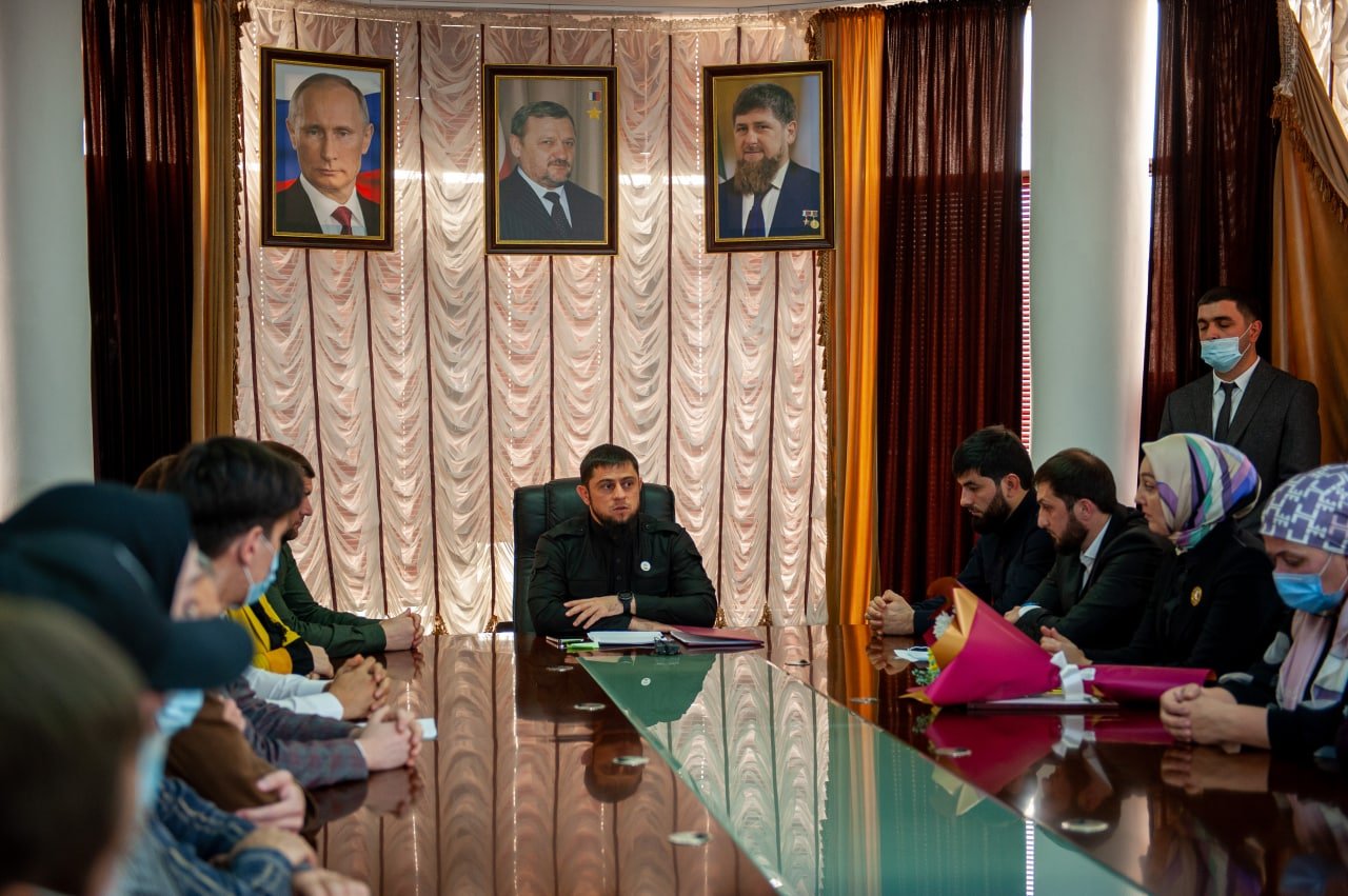 журналистов 11