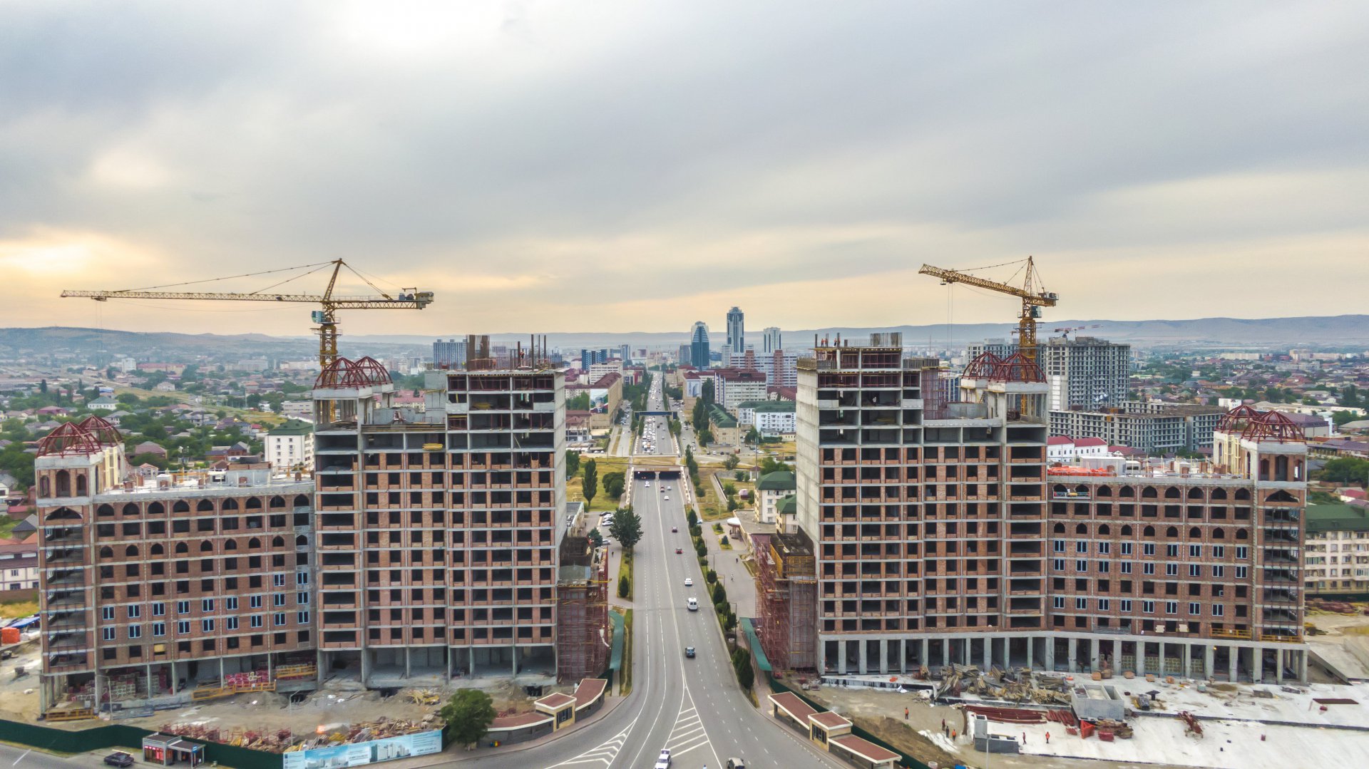 Комплекс минутка в грозном. Арка в грозном на минутке. Комплекс минутка в грозном. Многофункциональный комплекс минутка грозный. Арка в грозном на минутке.