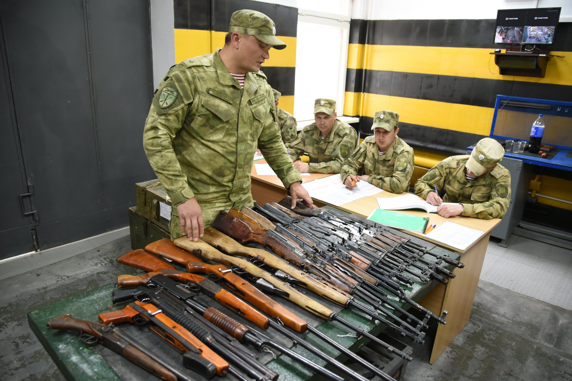 В ЧР военные уничтожили почти одну тысячи единиц сданного и изъятого оружия  | Информационное агентство 