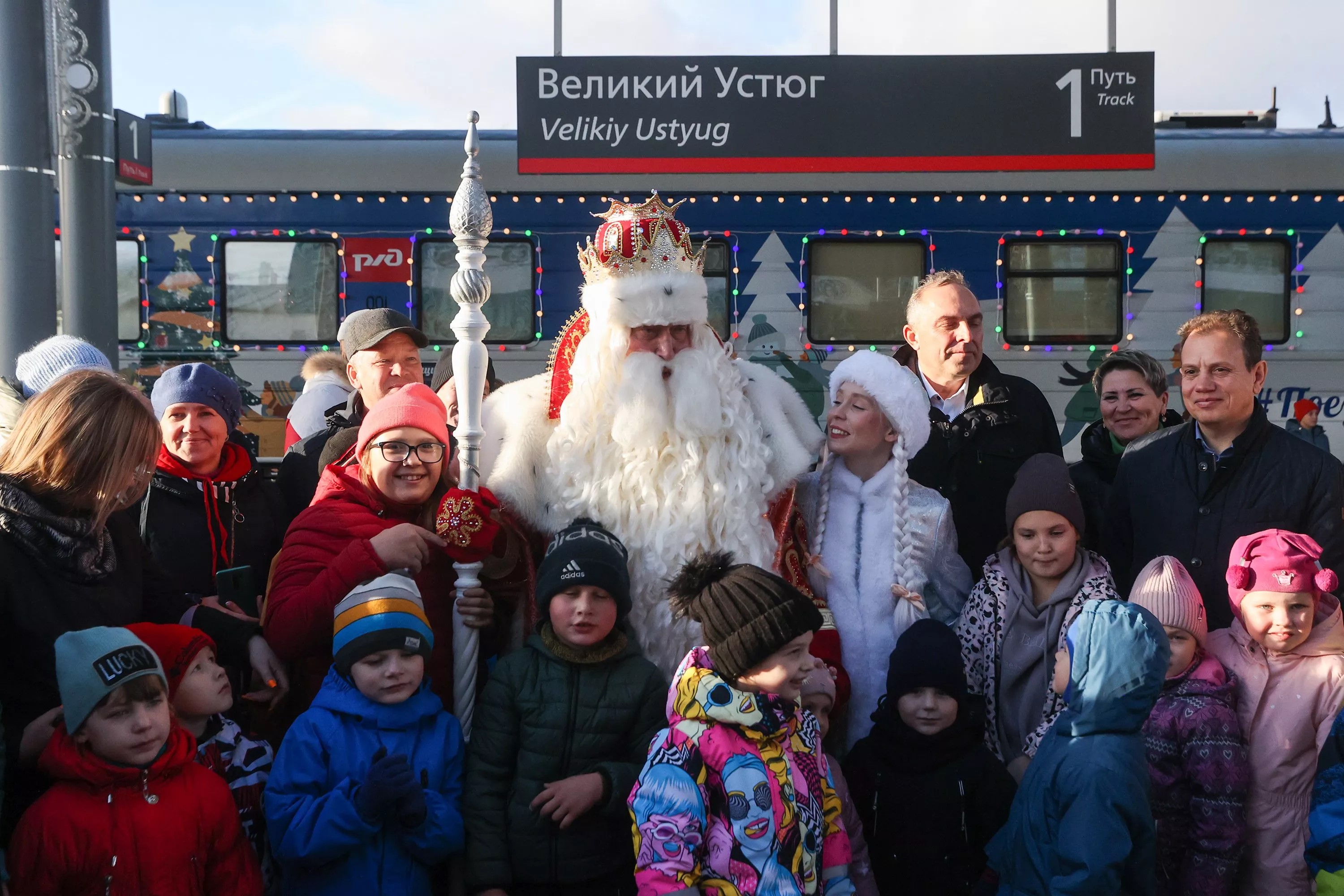 Дед мороз устюг москва. Поезд Деда Мороза 2022 Москва. Поезд Деда Мороза 2023. Сызрань поезд Деда Мороза 2022.