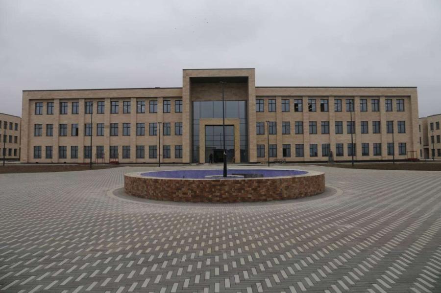 Строительство комплекса зданий филиала МГУ в Грозном завершено ...